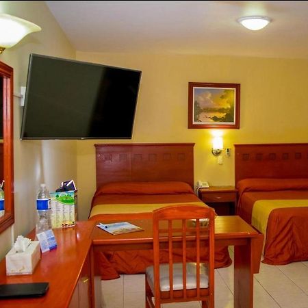 Hotel Nv Сапопан Экстерьер фото